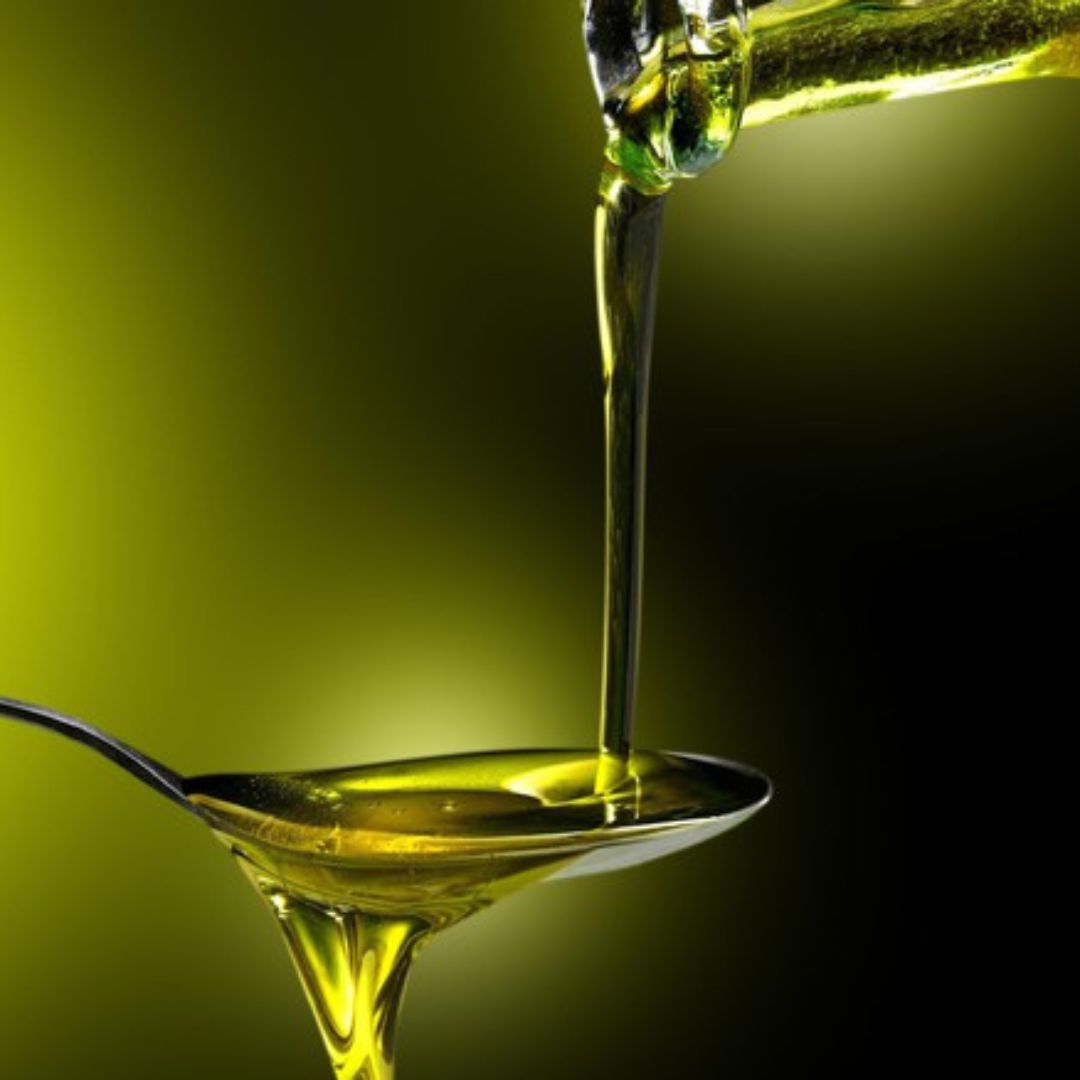 L’OLIO: MEGLIO SE DI PRODUZIONE LOCALE